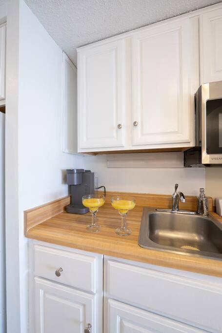 Royal Retreat-Amazing View-King Bed-1 Bedroom-Full Kitchen-Free Parking-Self Check-In Myrtle Beach Buitenkant foto