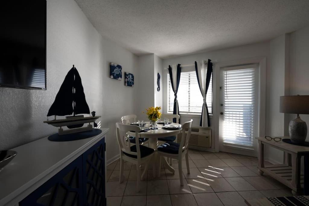 Royal Retreat-Amazing View-King Bed-1 Bedroom-Full Kitchen-Free Parking-Self Check-In Myrtle Beach Buitenkant foto
